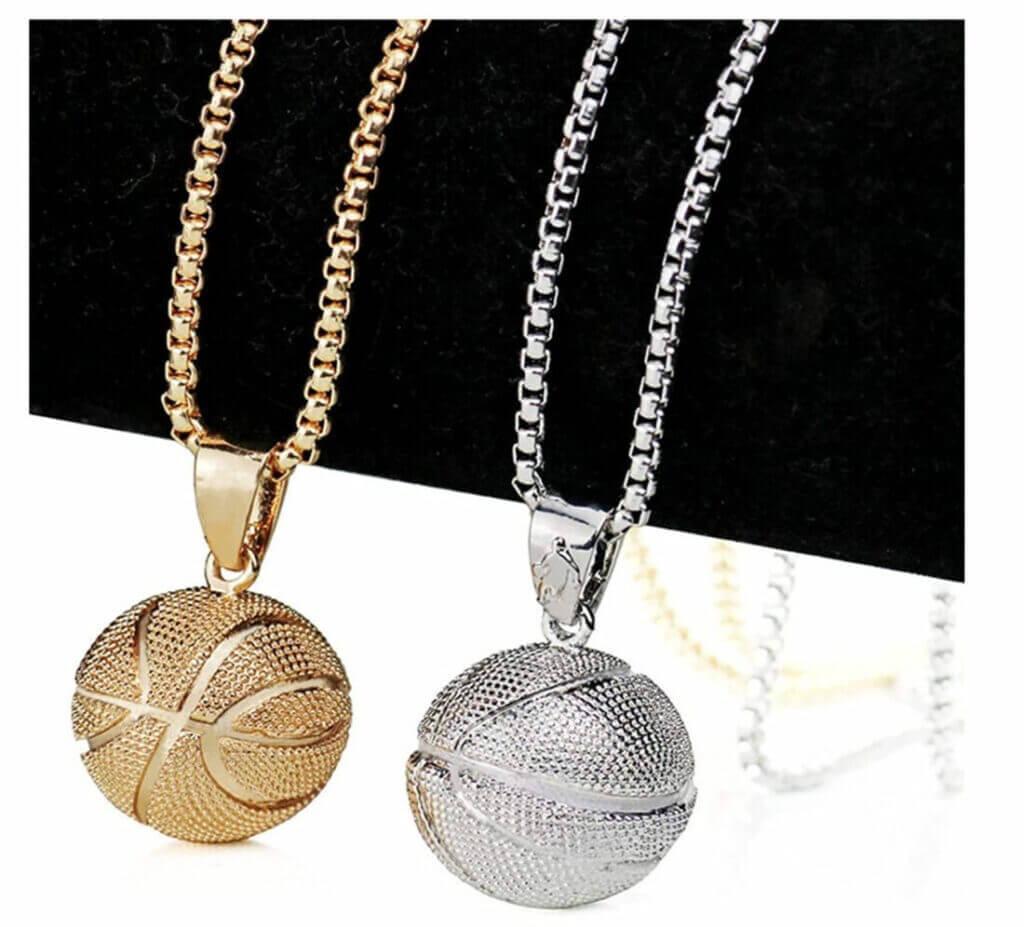 Jetzt verschenken: Kette mit Basketball-Anhänger – 80% Rabatt