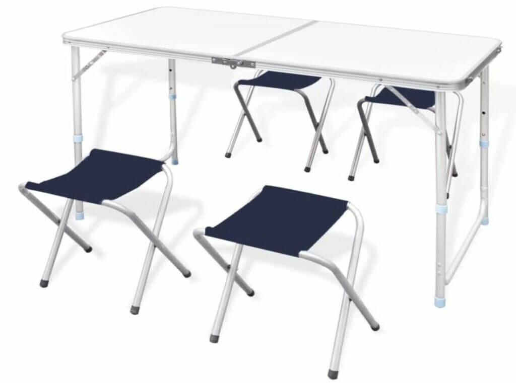 Im praktischen Set: Campingtisch + 4 Campingstühle – 30% Rabatt