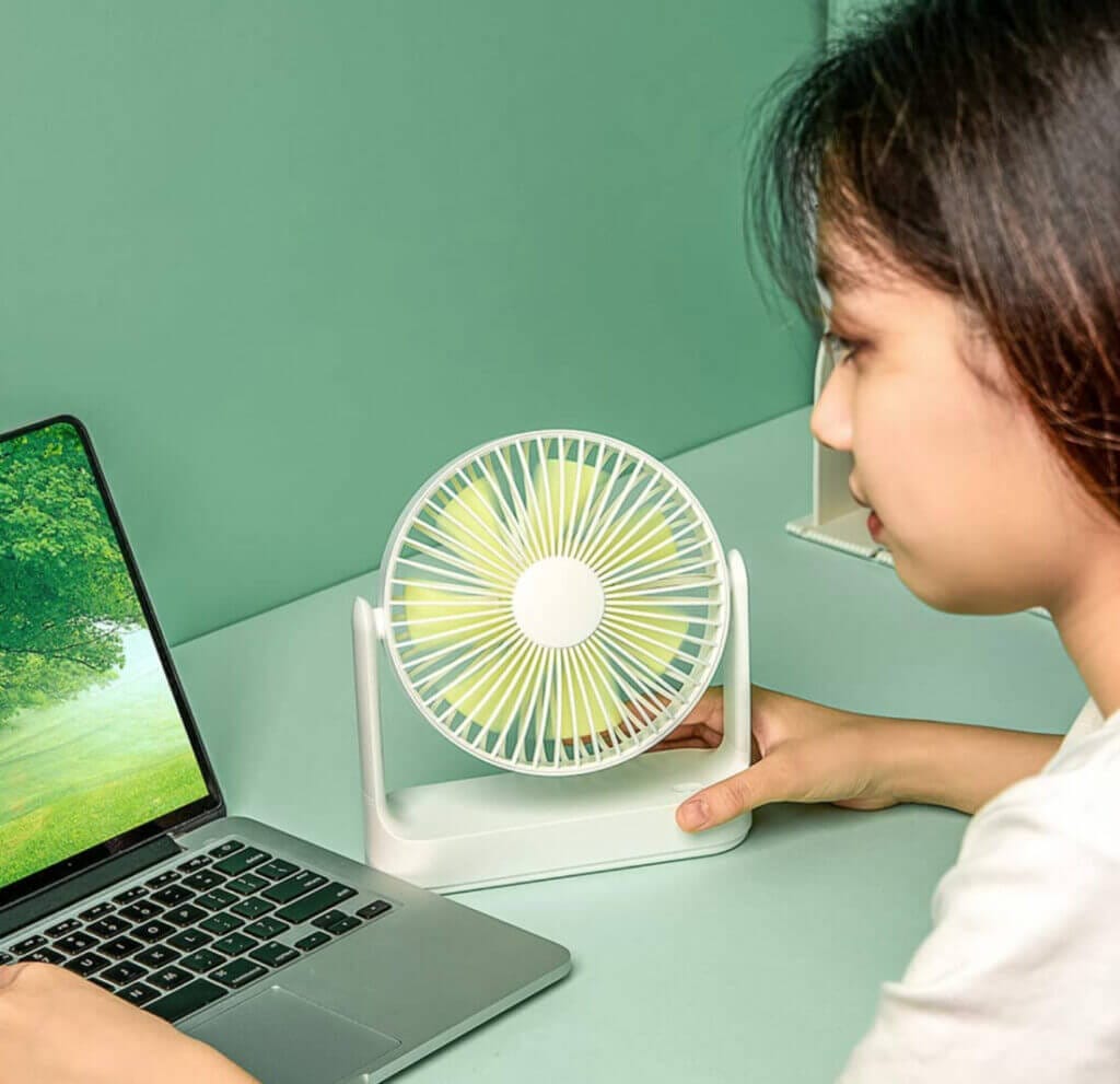 Für eine frische Brise: Wscoficey Multifunktionaler Desktop-USB-Lüfter – 42% Rabatt
