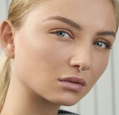 Manhattan 3in1 Easy Match Make Up1