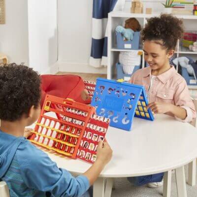 Hasbro Gaming Wer ist es? Ratespiel