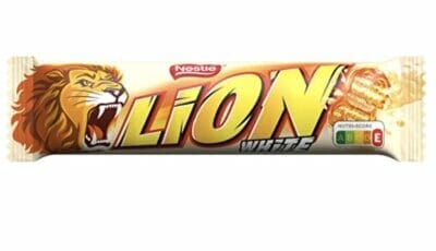 NESTLÉ LION White, Knusper-Riegel mit weißer Glasur, Karamell-Füllung und Crispy Waffel, 24er Pack 