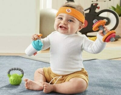 Fisher Price GJD49 Sportspass Rassel und Beissringset 4 Spielzeuge Babyspielzeug ab der Geburt1