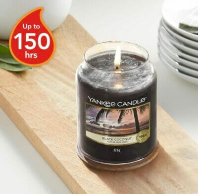 Yankee Candle Duftkerze "Black Coconut" im großen Glas - bis zu 150 Stunden angenehmer Duftgenuss.