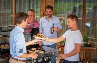 RÖSLE Burgerpresse PRO: Robust, matt Edelstahl, einfache Reinigung, präzises Formen, für perfekte Burger zu Hause.