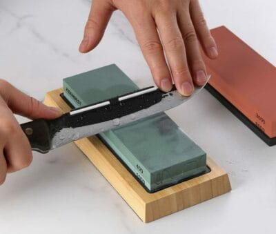 Schleifstein Japanisches Schleifstein Set: 4 Körnungen, für präzises Schärfen und Polieren von Messern.