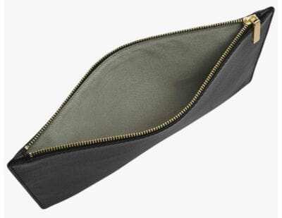 Fossil Damen Clutch Fossil Damen Clutch: Stilvoller Begleiter für besondere Anlässe, zeitloses Design und hochwertige Verarbeitung.