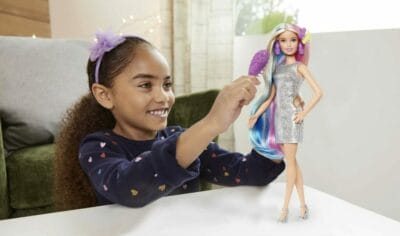 Einhorn-Barbie-Puppe mit Meerjungfrauenhaar und Einhorn-Haarkrönchen