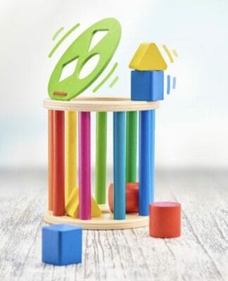 Holzspielzeug für die Kleinen, fördert alle Sinne