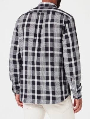 Rickerty BOSS Rickerty Hemd: 100% Baumwolle, kariert, Kragenknöpfe. Stilvoll, bequem, vielseitig. Hebe Deinen Look auf ein neues Level.