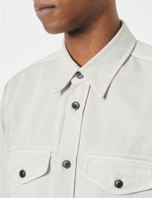 BOSS Lovelock Overshirt: Moderne Oversize-Passform, 100% Baumwolle, vielseitig und komfortabel. Perfekt für jeden Anlass.