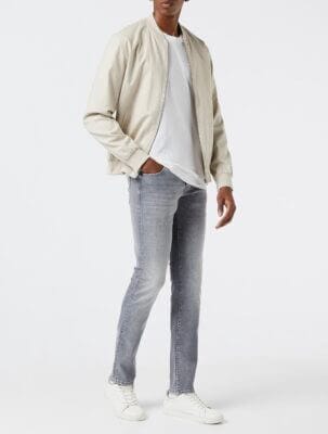 JACK & JONES Slim Fit Jeans: Schlanke Silhouette, Stretch-Denim, Grey Denim, kultige Details, für den modernen Mann.