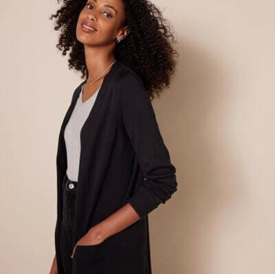 Amazon Essentials Damen Strickjackenpullover: Leicht, länger geschnitten, perfekt für Schichtenlook. Komfort und Stil in Übergröße.