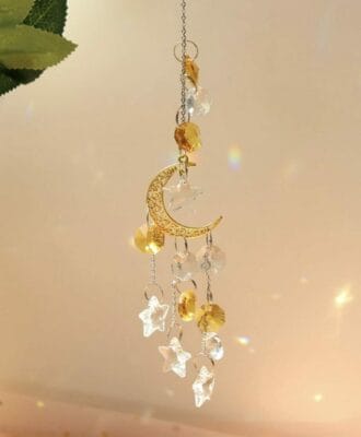 Elegante Windspiele für draußen: Schöne Dekoration und beruhigende Klänge für deinen Garten.