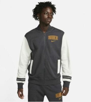 Nike Jacke T100 Sportswear Varsity aus gebürstetem Fleece Material