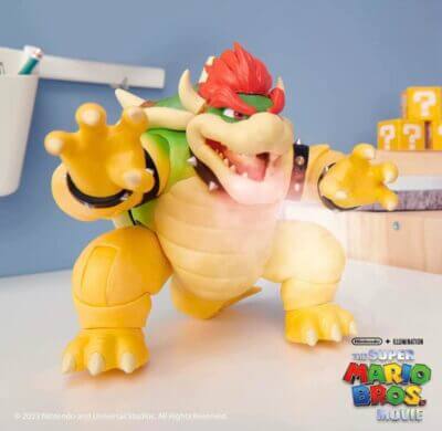 Super Mario 18cm Bowser Figur mit Feuerspucken-Funktion: 15 Artikulationspunkte, interaktives Spielzeug, ab 3 Jahren.