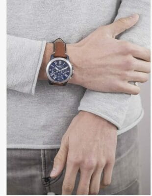 Entdecken Sie die Fossil Grant Uhr: Klassisches Design, moderne Funktionen. Perfekt für Herren.