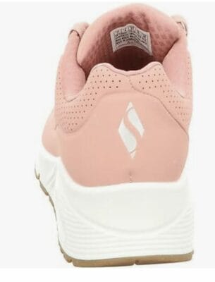 Entdecke Komfort und Stil: Skechers Damen Sneaker für trendige und bequeme Schritte.