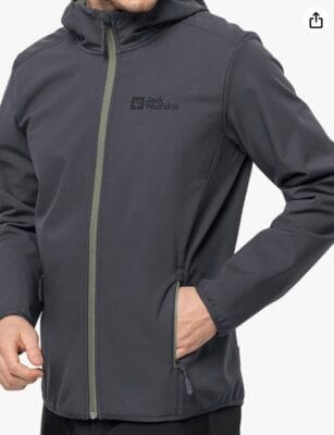 Jack Wolfskin Bornberg Hoody: Jack Wolfskin Bornberg Hoody: Wasserabweisend, winddicht, atmungsaktiv, robust und bluesign-zertifiziert. Ideal für Outdoor-Aktivitäten.