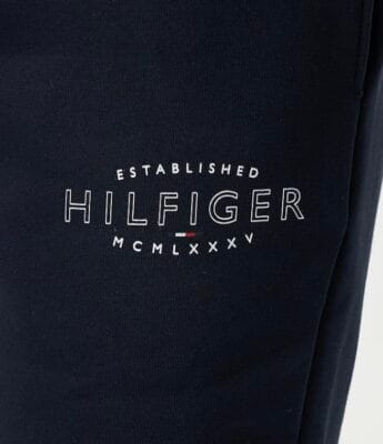 Tommy Hilfiger Herren Sweatshorts in Desert Sky: bequem, stilvoll, nachhaltig. Perfekt für Alltag und Entspannung.