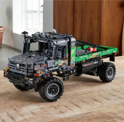 LEGO 42129 Technic Mercedes-Benz Zetros Truck: Ferngesteuert, app-kontrolliert, voller Details. Ideal für Offroad-Fans.