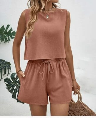 Sommerlicher Chic: Zweiteiler Damen - Leicht, elegant, perfekt für Strand und Freizeit.