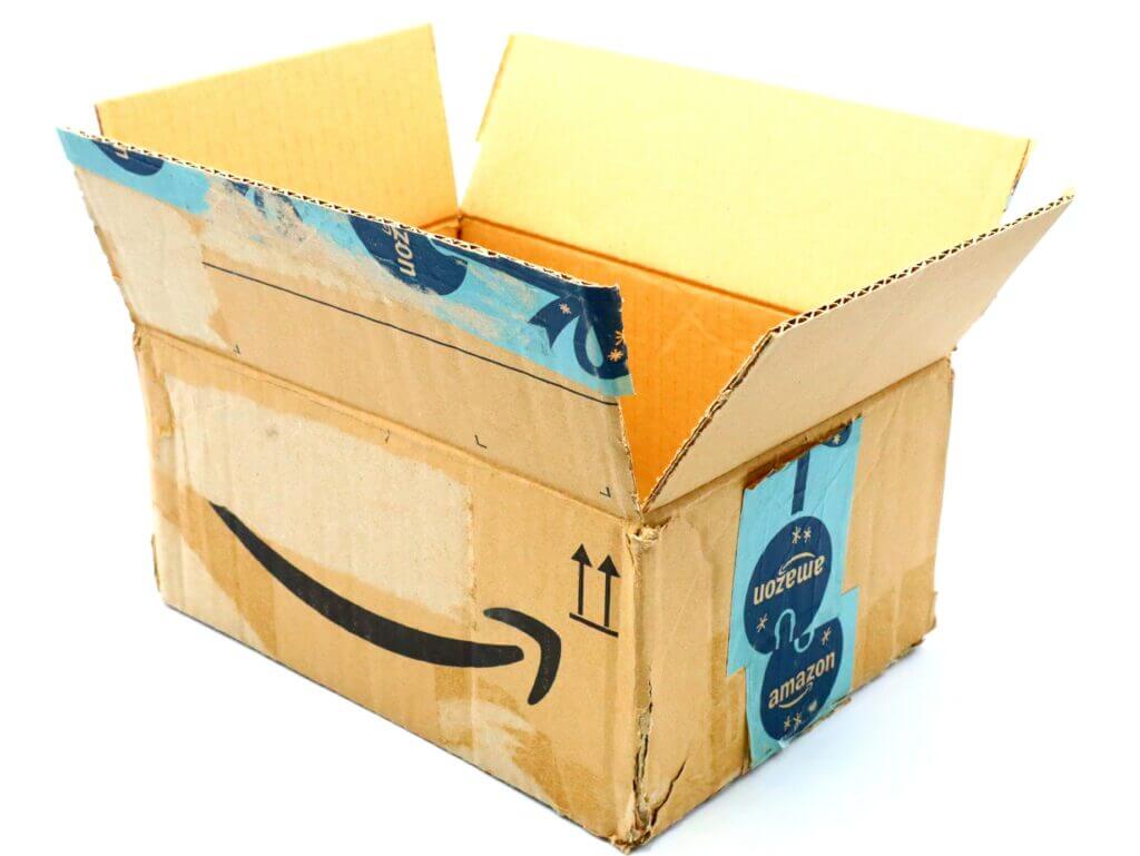 Amazon Warehouse Deal geöffneter Karton der wiederverwendet wird