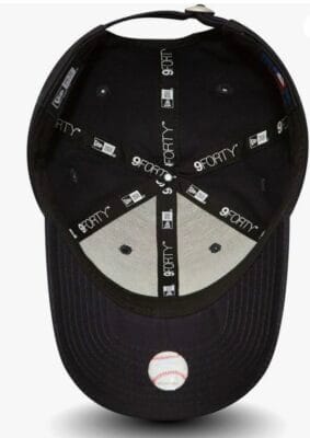 New Era 9Forty Kinder Cap: New York Yankees Logo, verstellbarer Verschluss, authentischer Visorsticker.
