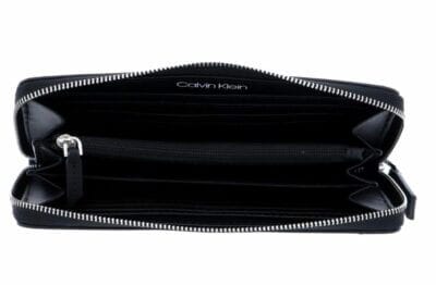 Calvin Klein Geldbörse: Stilvoll, praktisch, mit sicherem Reißverschluss. Ideal für den Alltag. Jetzt sichern.