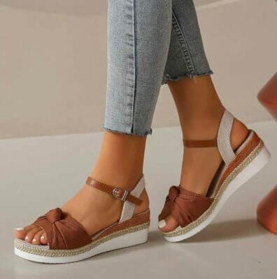 Stylische Sommer-Sandalen: Damen Sportstrick Sandalen für Komfort und aktiven Lebensstil.