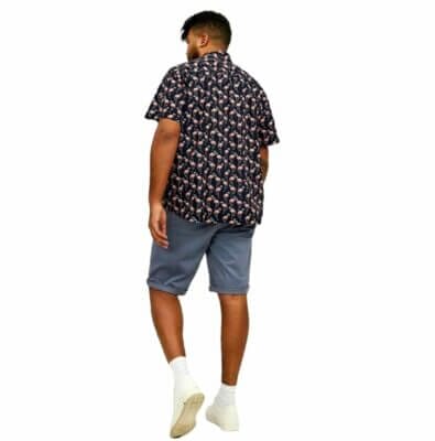 Jack & Jones Jorjames Palma Hemd: reguläre Passform, weich, Flamingo-Print, kurzärmelig, ideal für den Sommer.