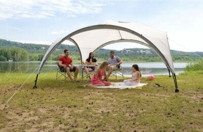 Vielseitiger Coleman Event Shelter: Regen- und Sonnenschutz für Outdoor-Events. Stabil, geräumig, leicht aufzubauen.