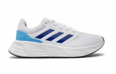 Adidas Herren Laufschuhe Galaxy 6M in weiß mit blauen Streifen