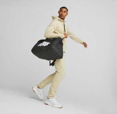 Puma Bag in schwarz mit Model