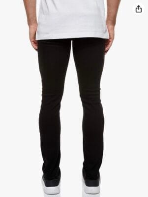 Hergestellt aus hochwertigem Material, bietet diese Slim Fit Jeans Bewegungsfreiheit und eine schlanke Silhouette.