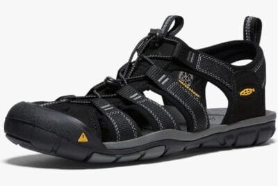 KEEN Herren Sandalen: Langlebig, pflegeleicht, ideal für Wandern und Wassersport, modernes Design in Schwarz.