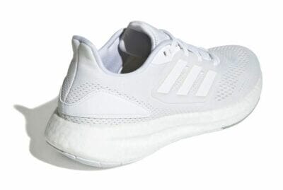 Adidas Herren Sneaker Pureboost 22 - 70% Rabatt 5 adidas Pureboost White Sneaker in weiß mit der Sicht von hinten