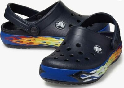 Crocs Unisex Kinder Crocband mit coolem Flammen Design an der Sohle