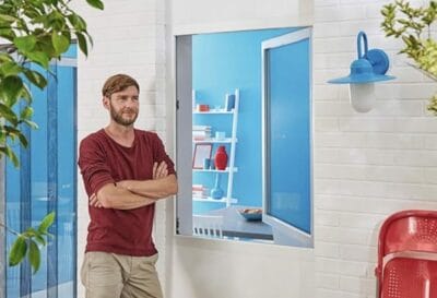 Einsatz am Fenster des Tesa Fliegengitters
