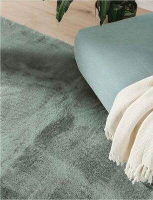 benuta Kunstfaser Fellteppich FURRY im Wohnzimmer