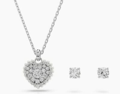Swarovski Hyperbola: Stilvolles Set mit Ohrsteckern und Anhänger, präzise Swarovski Zirconia in Rhodium.

