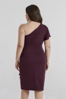 Hanna Nikole One-Shoulder Kleid in Übergröße – Perfekt für elegante Anlässe und festliche Momente.