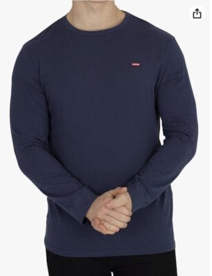 Levi's Langarmshirt mit gesticktem Logo: Der Inbegriff nachhaltiger Mode in Patch Dress Blues.