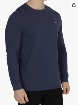 Erlebe klassischen Komfort mit Levi's Long-Sleeve Original Housemark Tee, aus 100% Bio-Baumwolle.