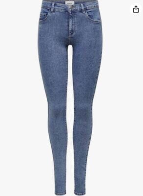 Modische ONLY Jeans mit zwei Fronttaschen und praktischem Reiß- und Knopfverschluss.