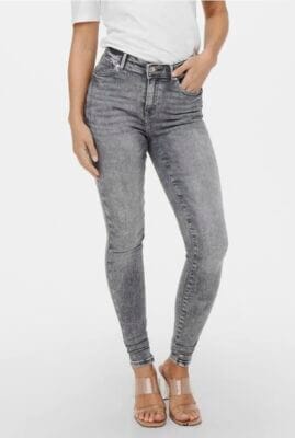Modische ONLY ONLPOWER Skinny Jeans mit mittlerer Taille und Stretchanteil für optimalen Tragekomfort.