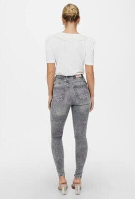 Stilvoll und komfortabel: ONLY Skinny Jeans, ideal für jede Gelegenheit, in trendigem Grau.