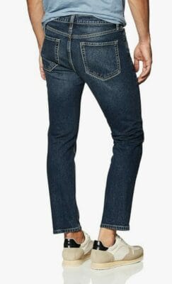 Amazon Essentials Herren Slim-Fit-Jeans von hinten gesehen