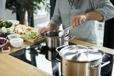 ZWILLING Kochtopf-Set – 5-teilig, Induktionsgeeignet, Edelstahl, energiesparend, praktische Innenskala, spülmaschinengeeignet.