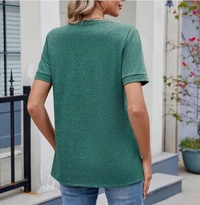 Bequemes Damen T-Shirt: Einfarbig, locker, ideal für Sommer und Alltag, stilvoll und komfortabel.

